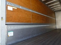 いすゞフォワードアルミウイング中型（4t）[写真12]