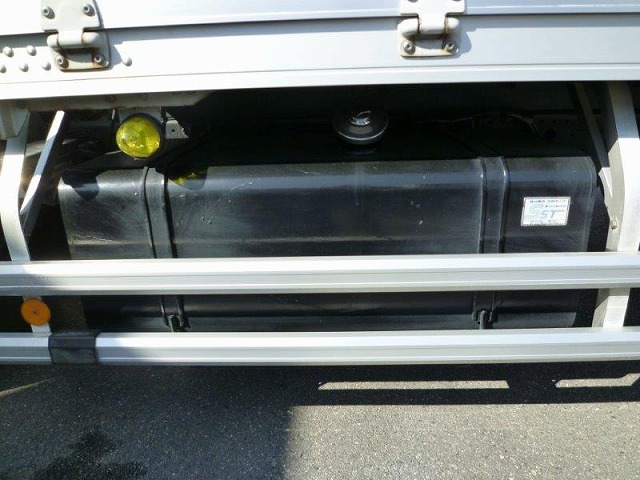 いすゞフォワードアルミウイング中型（4t）[写真20]