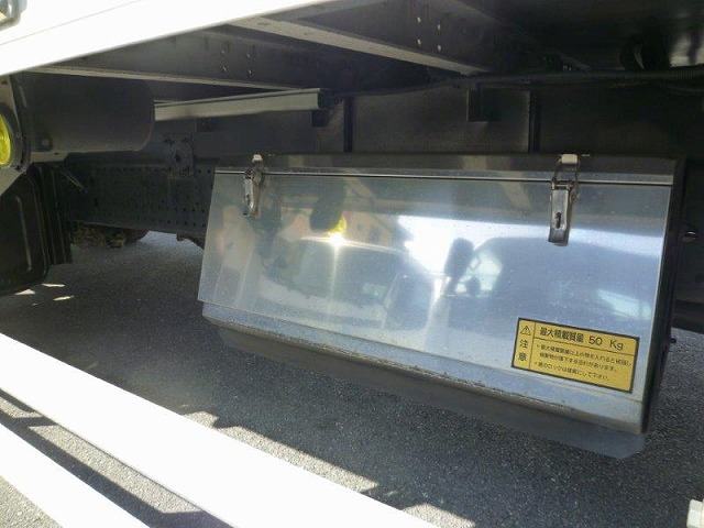 いすゞフォワードアルミウイング中型（4t）[写真21]