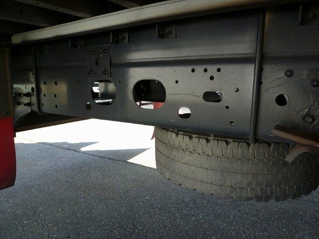 いすゞフォワードアルミウイング中型（4t）[写真23]