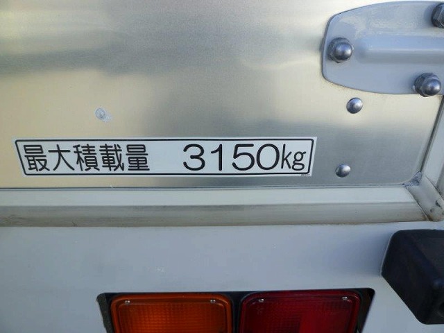 いすゞフォワードアルミウイング中型（4t）[写真28]