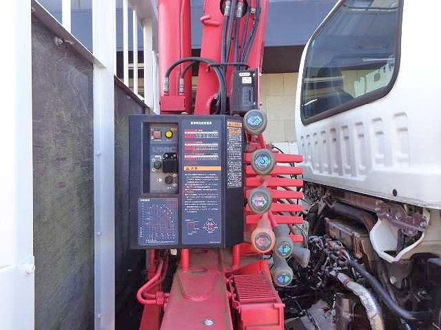 いすゞフォワードユニック4段中型（4t）[写真10]