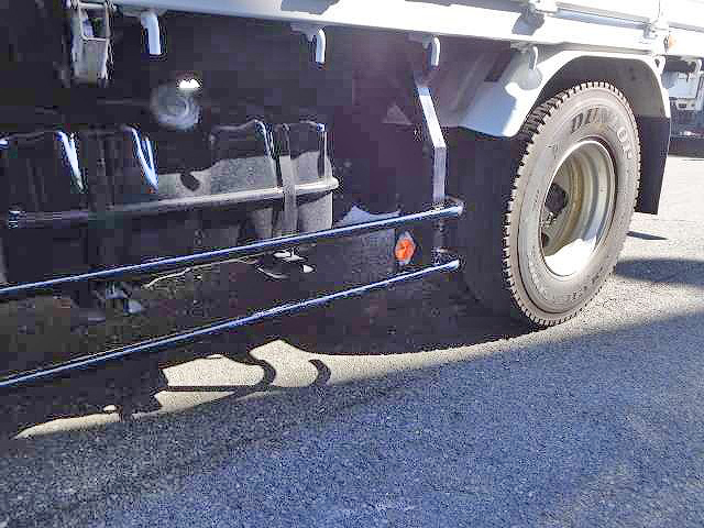 いすゞフォワードユニック4段中型（4t）[写真12]