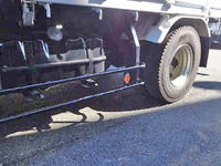 いすゞフォワードユニック4段中型（4t）[写真12]