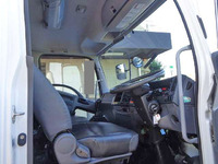 いすゞフォワードユニック4段中型（4t）[写真15]