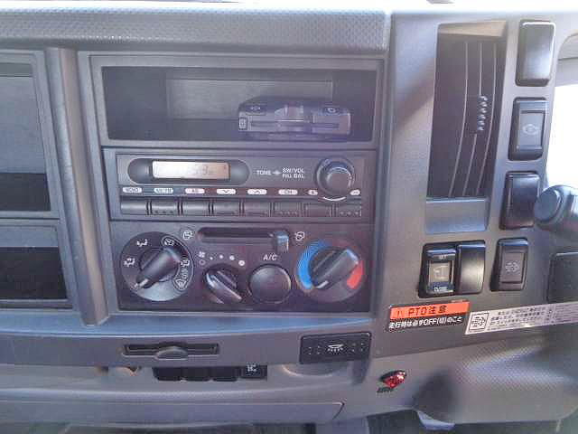 いすゞフォワードユニック4段中型（4t）[写真16]