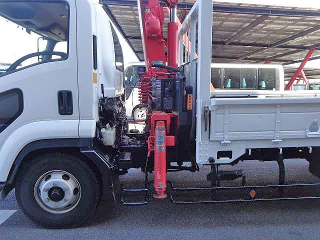 いすゞフォワードユニック4段中型（4t）[写真07]