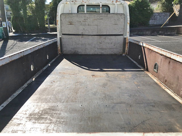 日産アトラス平ボディ小型（2t・3t）[写真06]