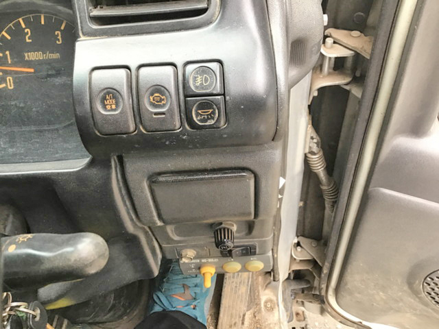 いすゞエルフアームロール小型（2t・3t）[写真34]