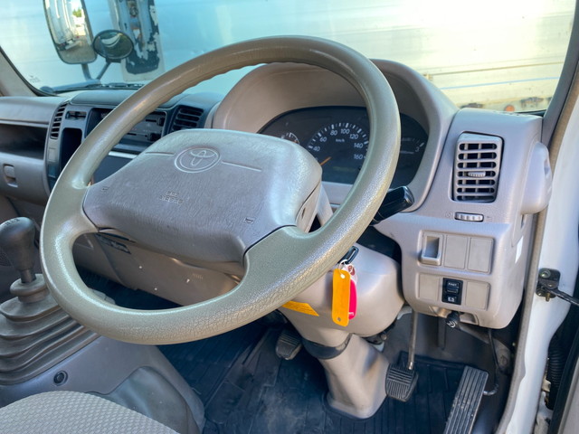 トヨタダイナ平ボディ小型（2t・3t）[写真28]
