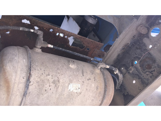 UDトラックスクオンミキサー車（コンクリートミキサー）大型（10t）[写真16]