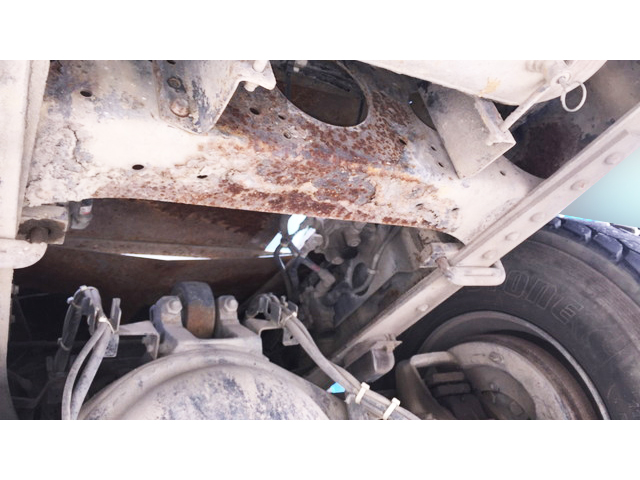 UDトラックスクオンミキサー車（コンクリートミキサー）大型（10t）[写真18]