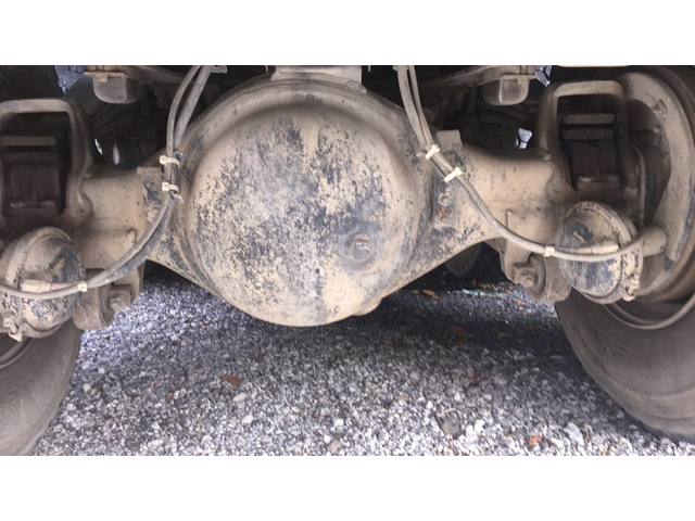 UDトラックスクオンミキサー車（コンクリートミキサー）大型（10t）[写真20]