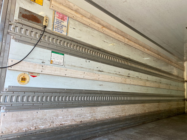 三菱ふそうファイター冷凍車（冷蔵車）中型（4t）[写真12]