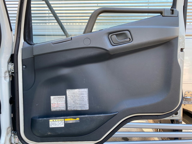 三菱ふそうファイター冷凍車（冷蔵車）中型（4t）[写真28]