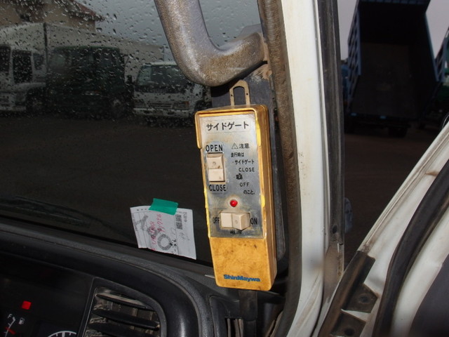 いすゞエルフ三転ダンプ小型（2t・3t）[写真23]