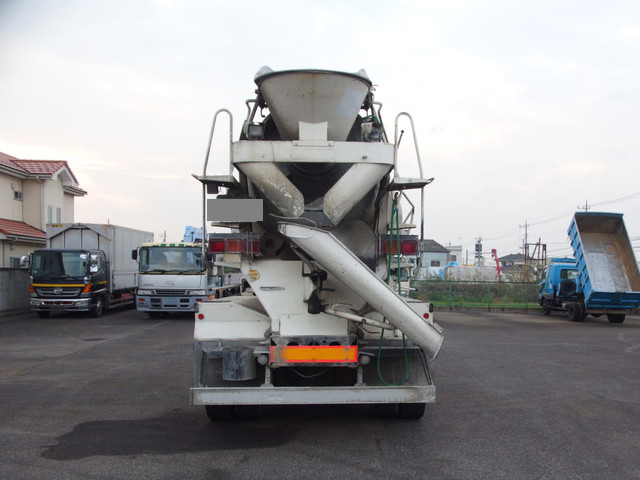 三菱ふそうスーパーグレートミキサー車（コンクリートミキサー）大型（10t）[写真10]