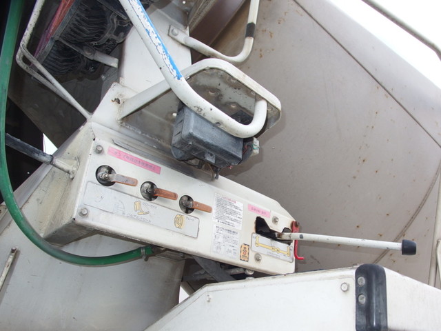 三菱ふそうスーパーグレートミキサー車（コンクリートミキサー）大型（10t）[写真17]