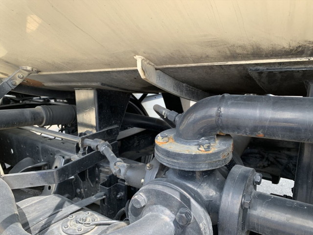 いすゞエルフバキュームカー小型（2t・3t）[写真12]