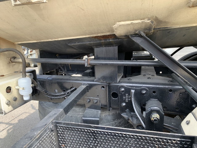 いすゞエルフバキュームカー小型（2t・3t）[写真13]