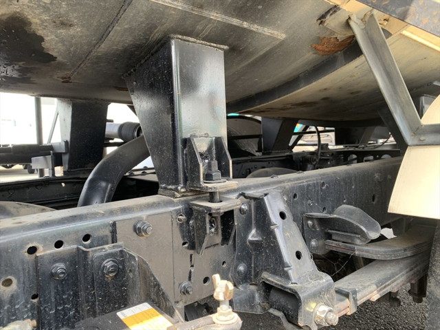 いすゞエルフバキュームカー小型（2t・3t）[写真14]