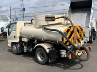 いすゞエルフバキュームカー小型（2t・3t）[写真04]