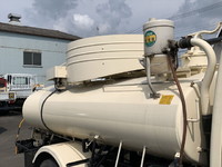 いすゞエルフバキュームカー小型（2t・3t）[写真05]