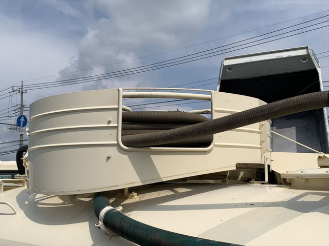 いすゞエルフバキュームカー小型（2t・3t）[写真09]