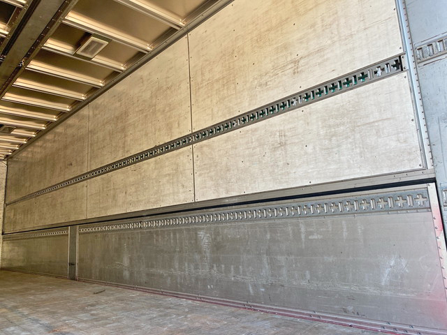 三菱ふそうスーパーグレートアルミウイング大型（10t）[写真13]