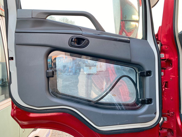 三菱ふそうスーパーグレートアルミウイング大型（10t）[写真27]