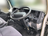 いすゞエルフ平ボディ小型（2t・3t）[写真17]