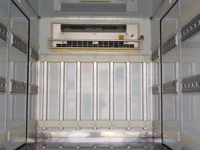 いすゞエルフ冷凍車（冷蔵車）小型（2t・3t）[写真14]