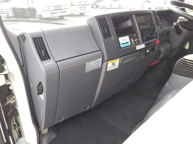 いすゞエルフ冷凍車（冷蔵車）小型（2t・3t）[写真30]