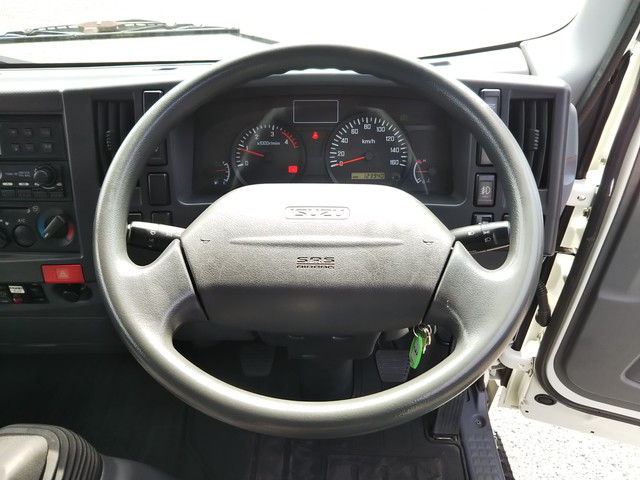 いすゞエルフ冷凍車（冷蔵車）小型（2t・3t）[写真35]