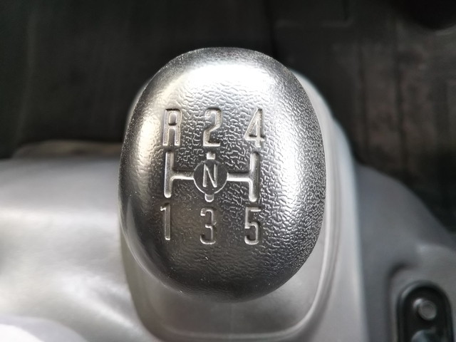 いすゞエルフ冷凍車（冷蔵車）小型（2t・3t）[写真36]