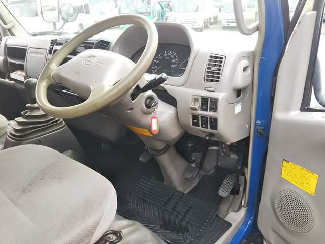 日野デュトロアルミバン小型（2t・3t）[写真31]