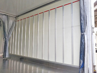 いすゞエルフ冷凍車（冷蔵車）小型（2t・3t）[写真12]