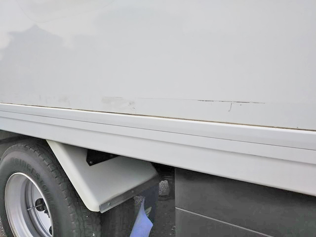 いすゞエルフ冷凍車（冷蔵車）小型（2t・3t）[写真17]