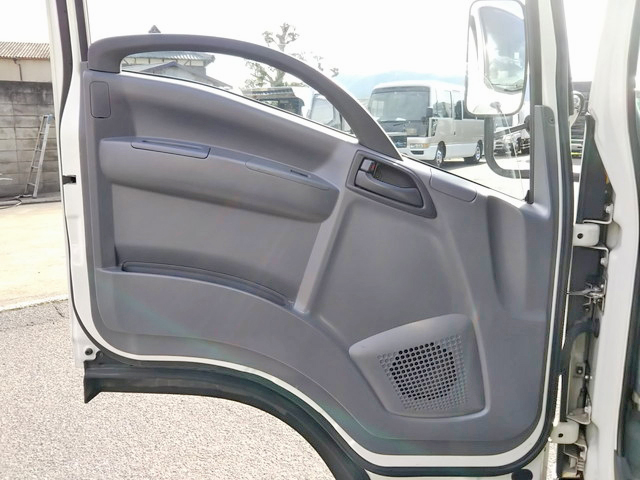 いすゞエルフ冷凍車（冷蔵車）小型（2t・3t）[写真29]