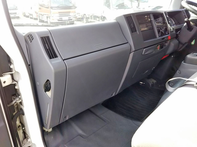 いすゞエルフ冷凍車（冷蔵車）小型（2t・3t）[写真31]