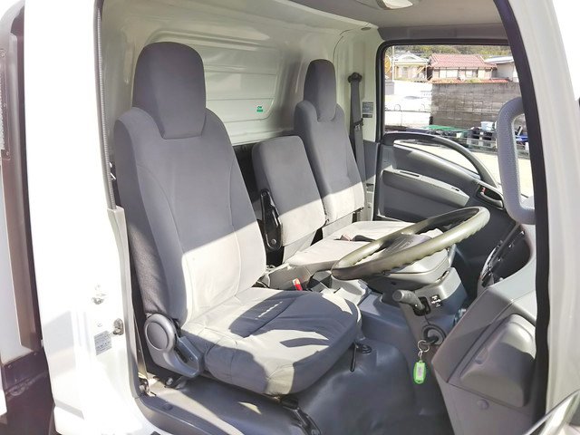 いすゞエルフ冷凍車（冷蔵車）小型（2t・3t）[写真34]