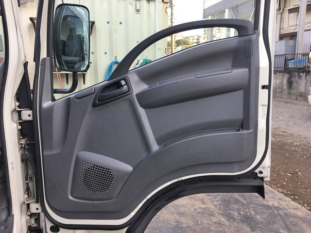 いすゞエルフ冷凍車（冷蔵車）小型（2t・3t）[写真28]