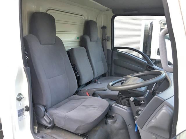 いすゞエルフ冷凍車（冷蔵車）小型（2t・3t）[写真29]