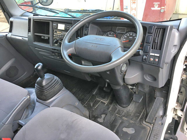 いすゞエルフ冷凍車（冷蔵車）小型（2t・3t）[写真30]