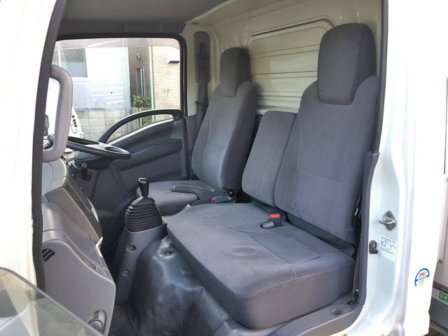 いすゞエルフ冷凍車（冷蔵車）小型（2t・3t）[写真31]