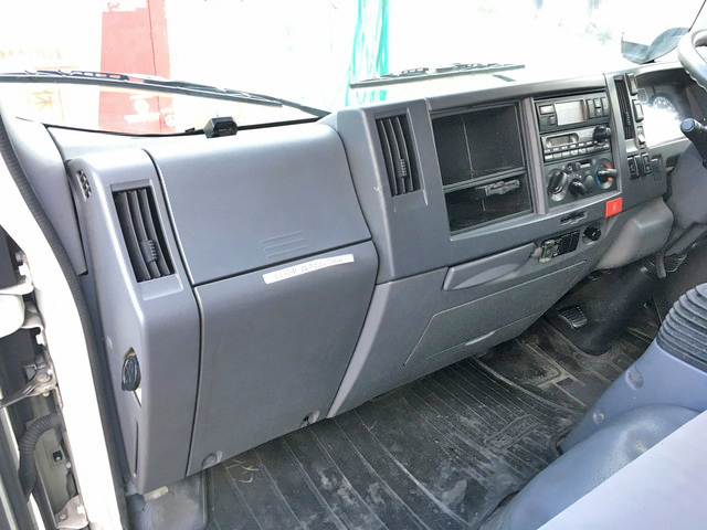 いすゞエルフ冷凍車（冷蔵車）小型（2t・3t）[写真32]