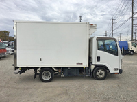 いすゞエルフ冷凍車（冷蔵車）小型（2t・3t）[写真07]