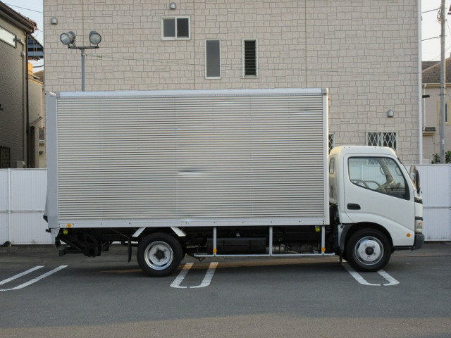 日野デュトロアルミバン小型（2t・3t）[写真03]