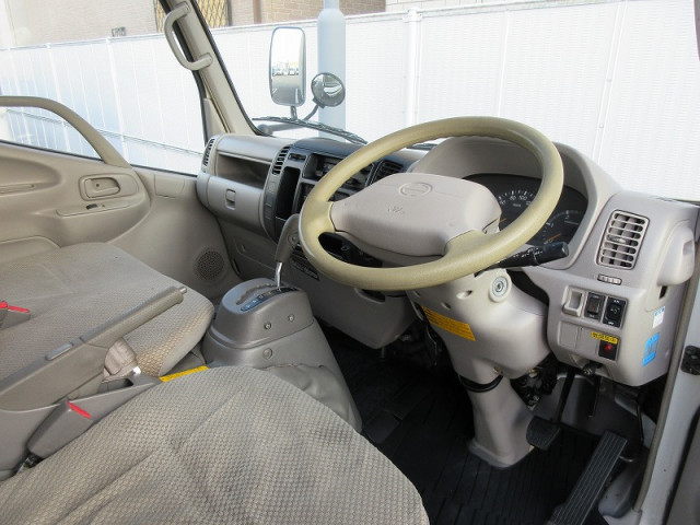 日野デュトロアルミバン小型（2t・3t）[写真32]