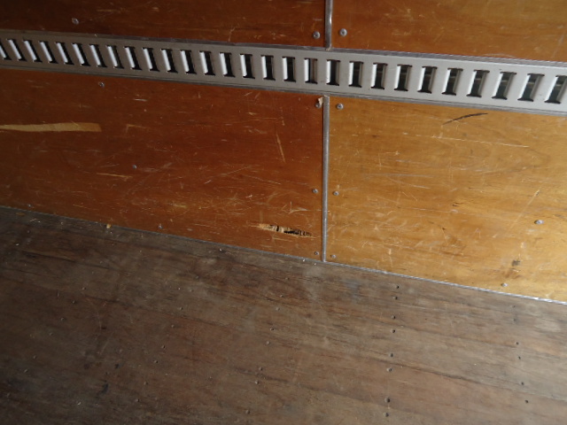 いすゞエルフアルミバン小型（2t・3t）[写真12]